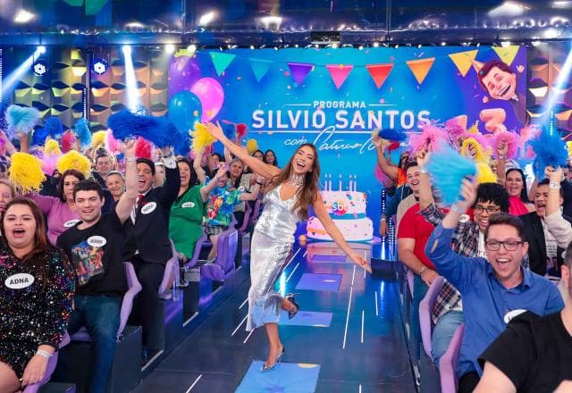 Patricia Abravanel apresenta Programa Silvio Santos especial 43 anos do SBT