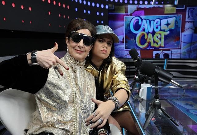 Mc Normaliza, DJ Elok, Nicholas Torres e Laura Castro no CaveCast