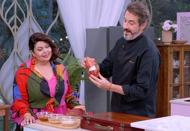 Alê Costa surpreende participantes do Bake Off Brasil com aula especial